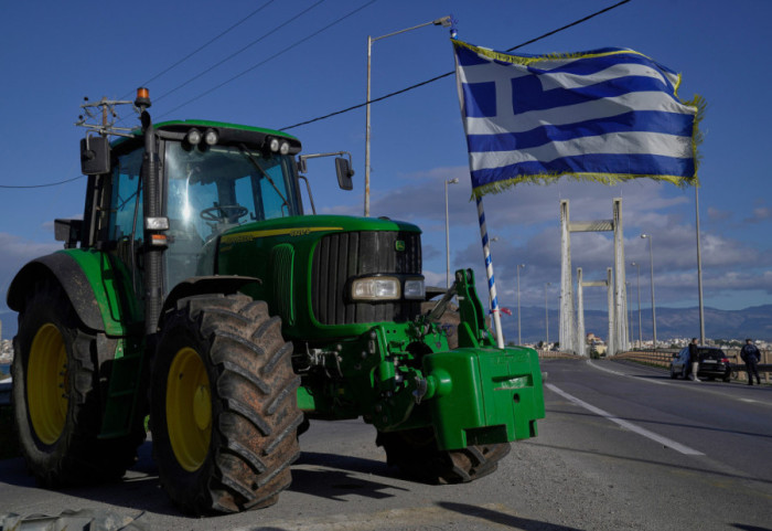 (FOTO) Poljoprivrednici u Grčkoj radikalizovali proteste, počela 48-časovna blokada puteva i obilaznica