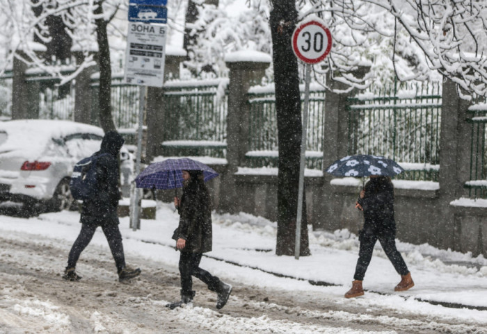 Cela Srbija u temperaturnom minusu: Vanredna situacija u 11 opština, oko 6.450 potrošača bez struje
