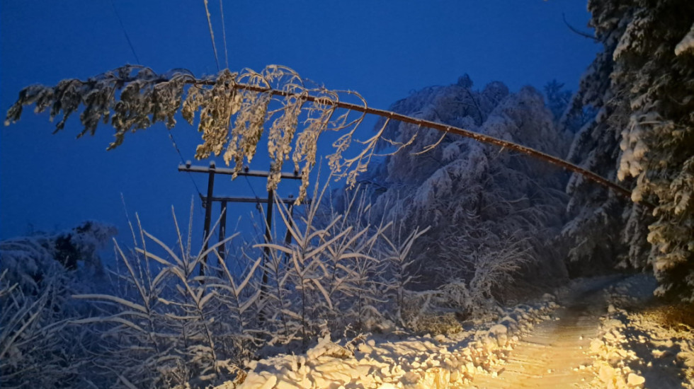 Bez struje 2.150 potrošača u Valjevu, u Ivanjici oko 1.000: Situacija se smiruje u Loznici