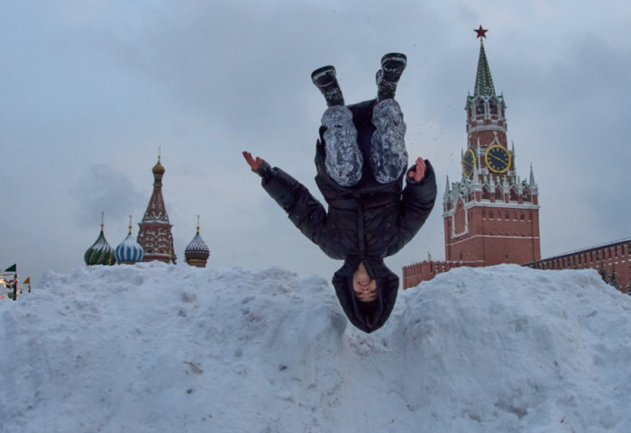 (FOTO) Palo pola metra snega u Moskvi, dvostruko više od klimatske norme