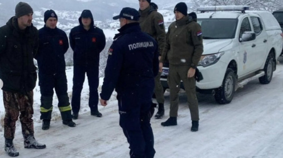 (FOTO) Žandarmerija na terenu zbog snega: Pomoć građanima u zapadnoj Srbiji