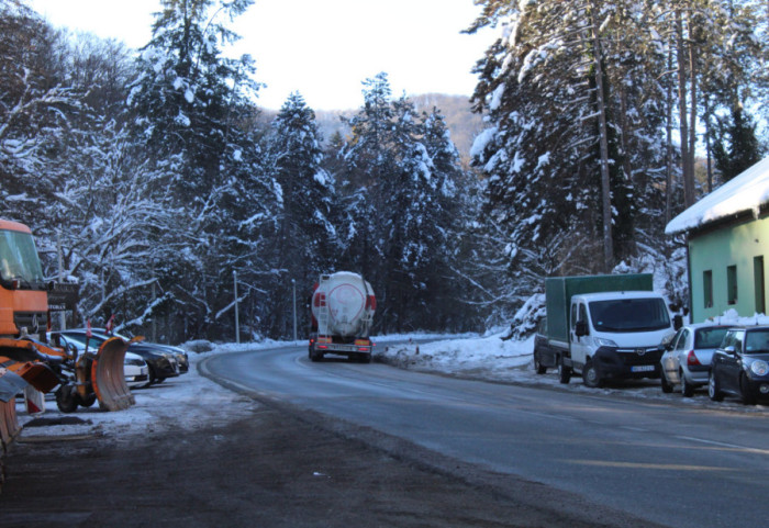 Putevi prohodni i bez snega, oprez zbog moguće magle i leda: Teretnjaci na Horgošu i Batrovcima čekaju do pet sati