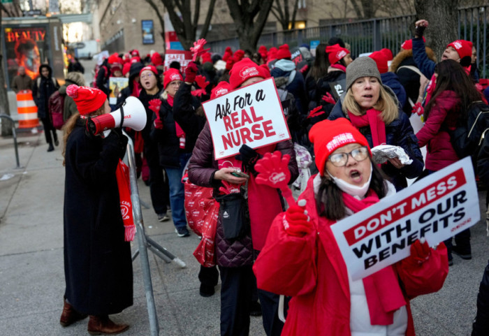 (FOTO) Više od 15.000 medicinskih sestara u Njujorku stupilo u štrajk