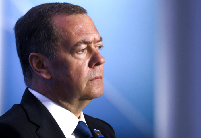 Medvedev: Stanovnici Grenlanda mogli bi da glasaju za pridruživanje Rusiji