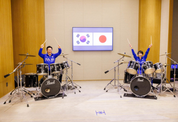 (FOTO) A od južnokorejskog predsednika - bubnjevi za japansku premijerku Sanae Takaiči