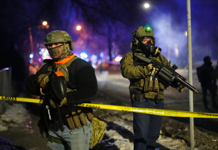 (FOTO) Policajac u Mineapolisu ranio imigranta iz Venecuele: Muškarac prethodno bežao, pa napao federalca