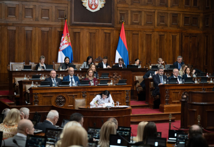 Nastavljena sednica Skupštine Srbije, poslanici postavljaju pitanja