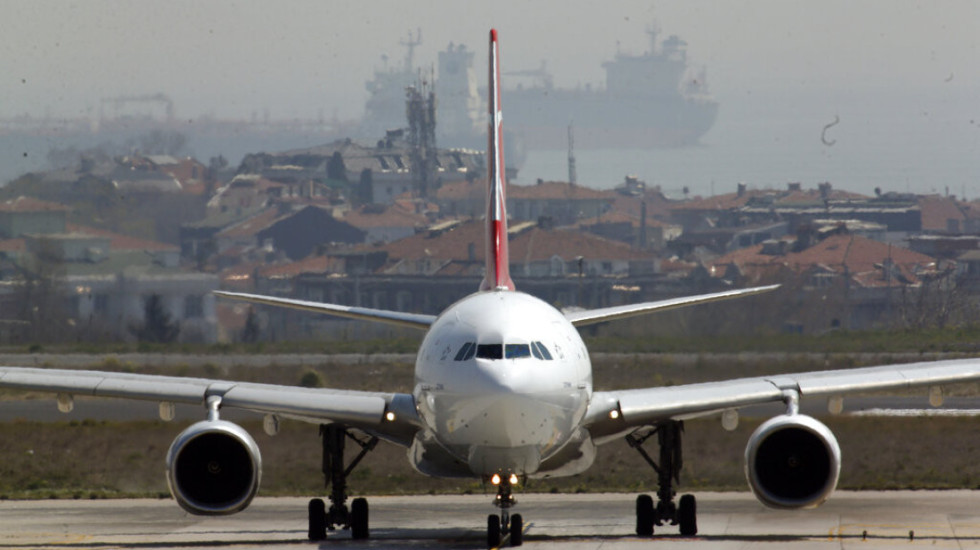 Avion Turkiš erlajnza prinudno sleteo u Barselonu zbog dojave o bombi, pretnju aktivirao putnik