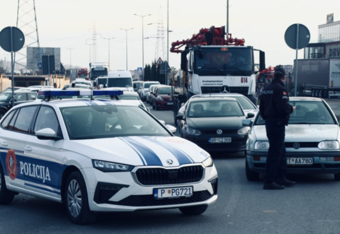 (FOTO) Meštani Botuna blokirali više kružnih tokova u Zeti i Podgorici: U naselju Donja Gorica došlo do incidenta