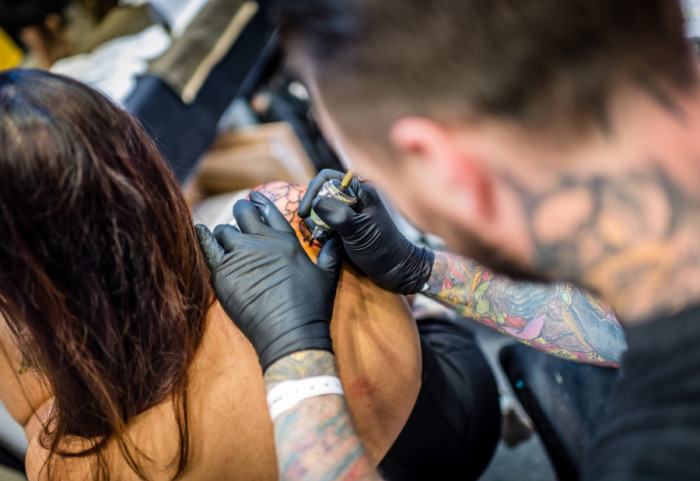 Studija upozorava: Tetovaže mogu dugoročno da utiču na imuni sistem i efikasnost vakcina