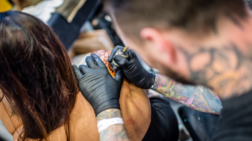 Studija upozorava: Tetovaže mogu dugoročno da utiču na imuni sistem i efikasnost vakcina