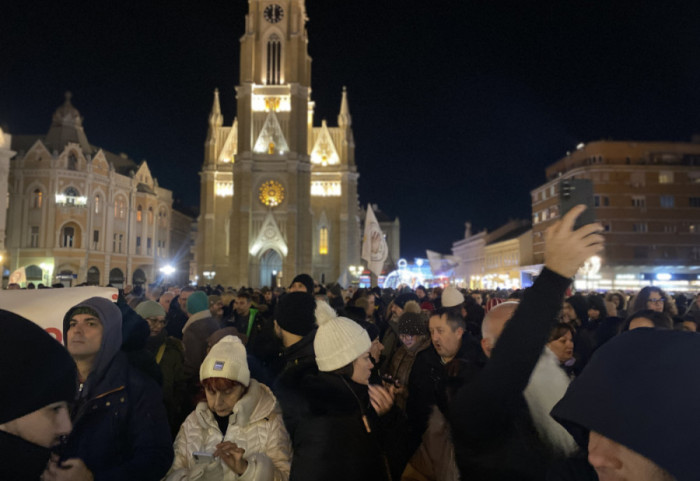 (FOTO) "Šta znači pobeda?": Protest studenata u blokadi u Novom Sadu