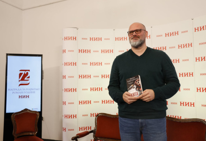 (FOTO) Darko Tuševljaković dobitnik NIN-ove nagrade za roman "Karota"