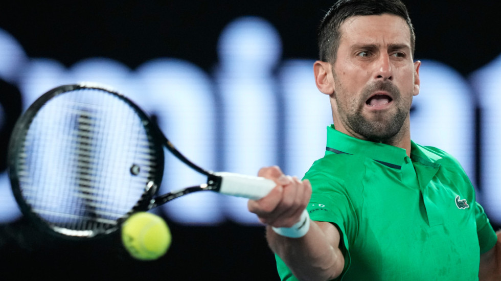 Đoković savladao Martineza za 100. pobedu na Australijan openu i plasman u drugo kolo