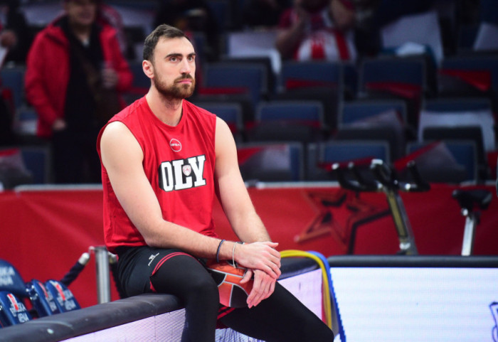 Nikola Milutinov zadobio potres mozga na utakmici protiv Makabija