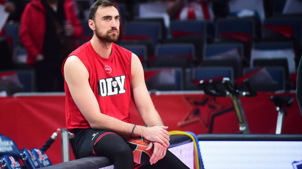 Nikola Milutinov zadobio potres mozga na utakmici protiv Makabija