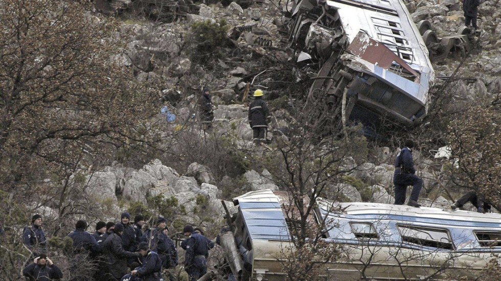 Godišnjica železničke tragedije u Bioču: Voz iskočio iz šina i survao se niz kanjon Morače, poginulo 47 ljudi