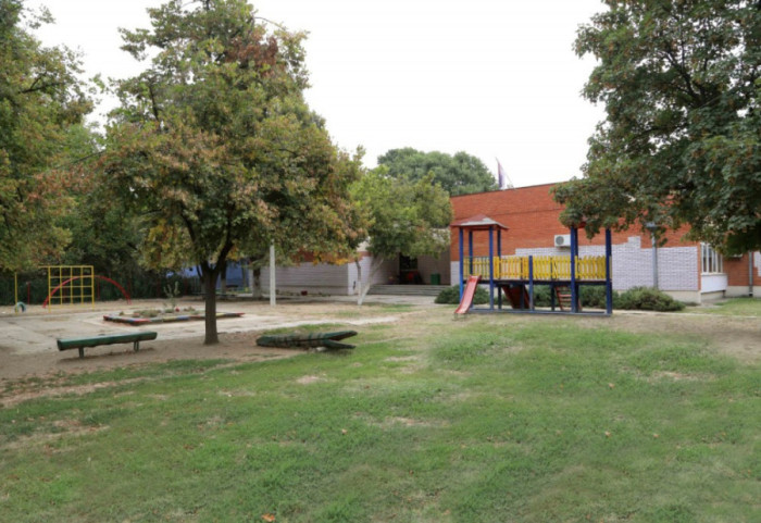 Šestoro dece zaraženo šugom u vrtiću u Umci: "Grupe se mešale nakon prvog slučaja, roditelji traže zatvaranje objekta"