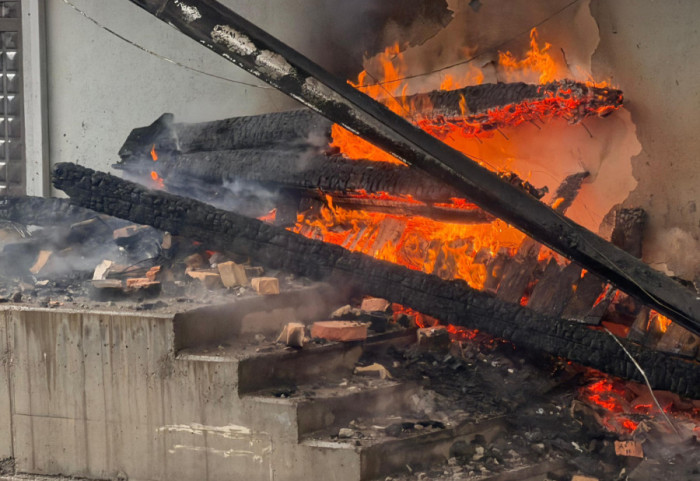 Na Paliću izgoreo poznati restoran, vatru gasilo više od 20 vatrogasaca sa 10 vozila