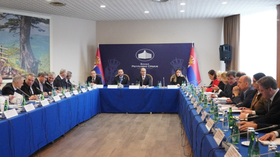 Vlada Srbije održala sednicu na Tari: Opredeljeno 1,15 milijardi dinara za stambenu podršku porodicama