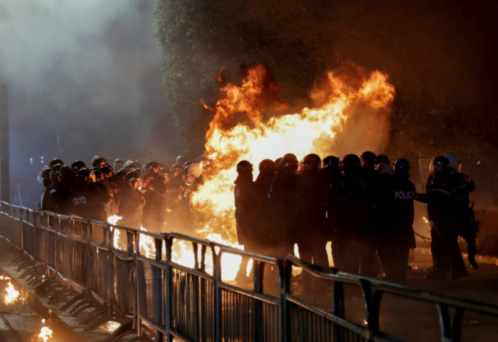 Smenjeni direktori albanske policije nakon protesta u Tirani: "Nisu osigurali bezbednost građana"