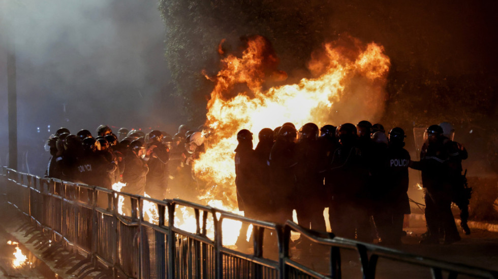 Smenjeni direktori albanske policije nakon protesta u Tirani: "Nisu osigurali bezbednost građana"