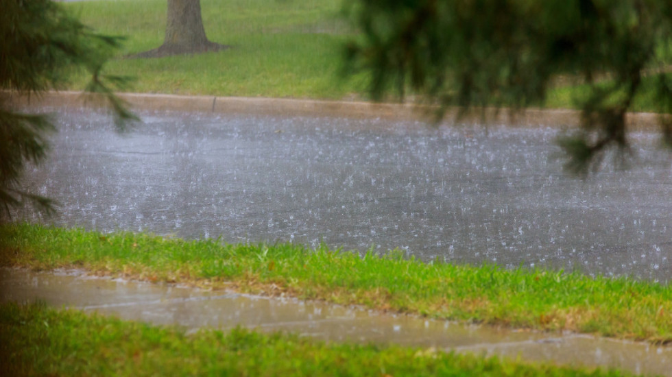 Snažno nevreme u Trebinju, poplavljene ulice u centru grada