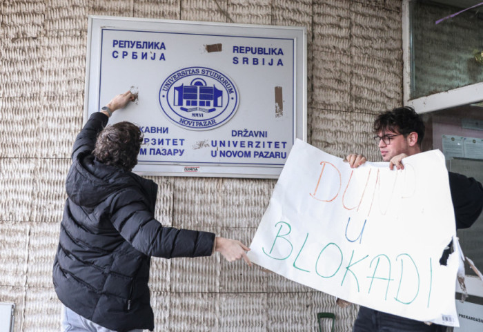 Studenti Državnog univerziteta u Novom Pazaru izglasali deblokadu nakon dogovora sa novom rektorkom