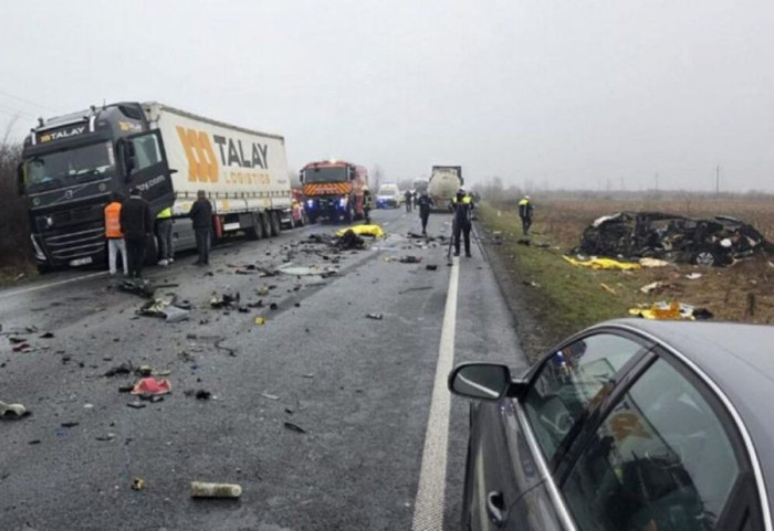Najmanje sedam navijača grčkog PAOK poginulo u saobraćajnoj nesreći kod Temišvara