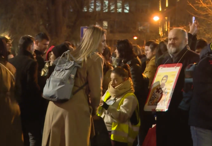 "Znanje je moć": Protestna šetnja od Rektorata Univerziteta u Beogradu do Hrama Svetog Save