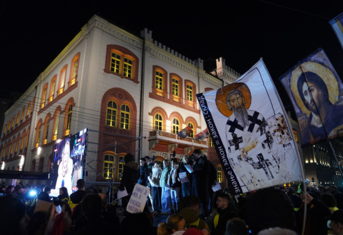 "Znanje je moć": Protestna šetnja od Rektorata Univerziteta u Beogradu do Hrama Svetog Save