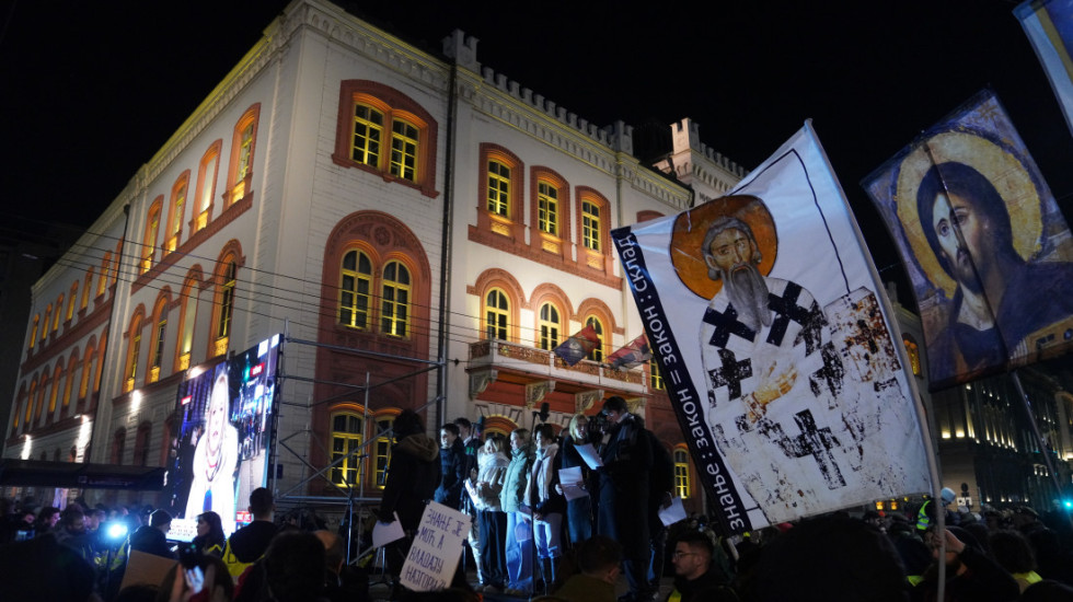 "Znanje je moć": Protestna šetnja od Rektorata Univerziteta u Beogradu do Hrama Svetog Save