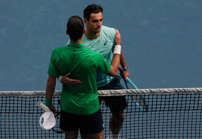 (FOTO) Đoković u polufinalu Australijan opena, Muzeti vodio i predao meč