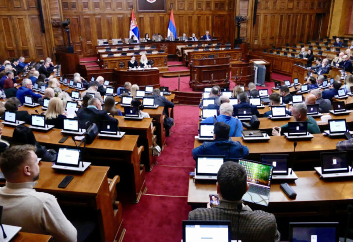 Sednica Skupštine Srbije: Usvojen set pravosudnih zakona koje je predložio poslanik SNS Uglješa Mrdić