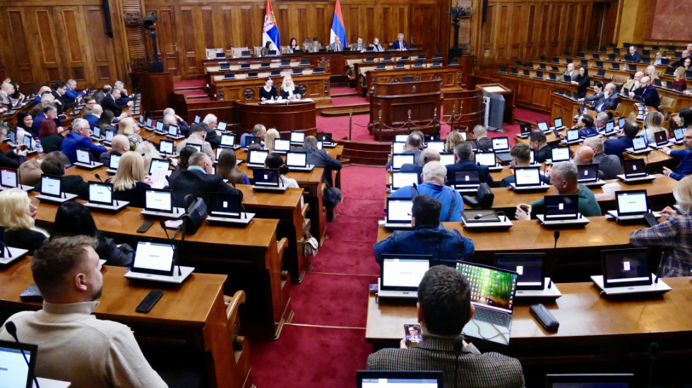 Sednica Skupštine Srbije: Usvojen set pravosudnih zakona koje je predložio poslanik SNS Uglješa Mrdić