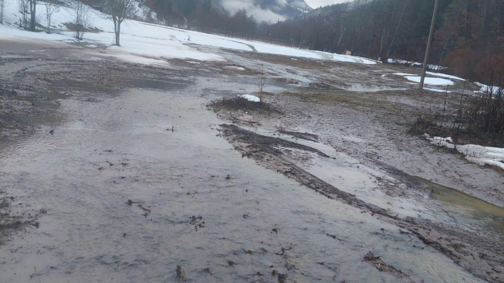 Vanredna situacija zbog bujičnih poplava u četiri mesne zajednice u Priboju: "Formirana klizišta, saniraju se putevi"