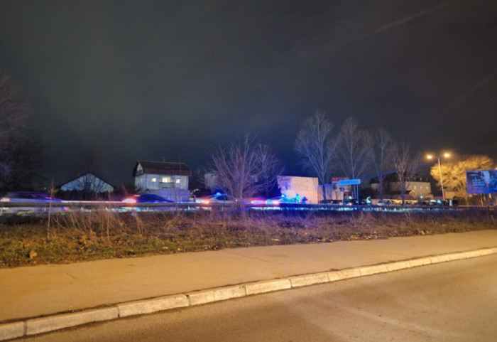 Lančani sudar pet automobila u Zemunu, povređene dve osobe