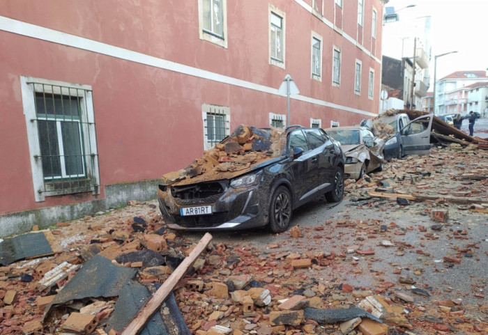 "Meteorološka bomba": Pet osoba poginulo u oluji Kristin u Portugaliji, milion korisnika bilo bez struje
