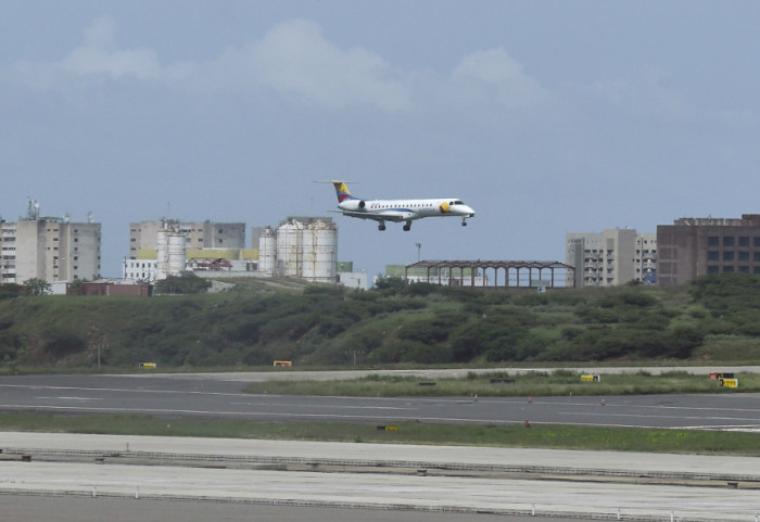 Avion kolumbijske avio-kompanije sa 15 putnika nestao sa radara