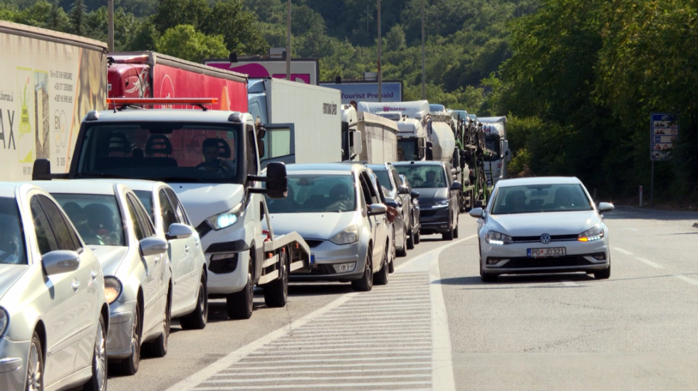 Prevoznici odlučili da ponovo započnu blokade: Još se pregovara o datumu