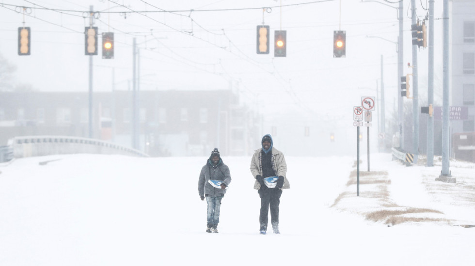 Najmanje 85 ljudi stradalo u SAD od posledica snežne oluje i niskih temperatura, bez struje hiljade korisnika