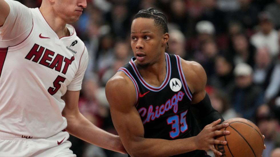 Nikola Jović postigao osam poena u pobedi Majamija u Čikagu