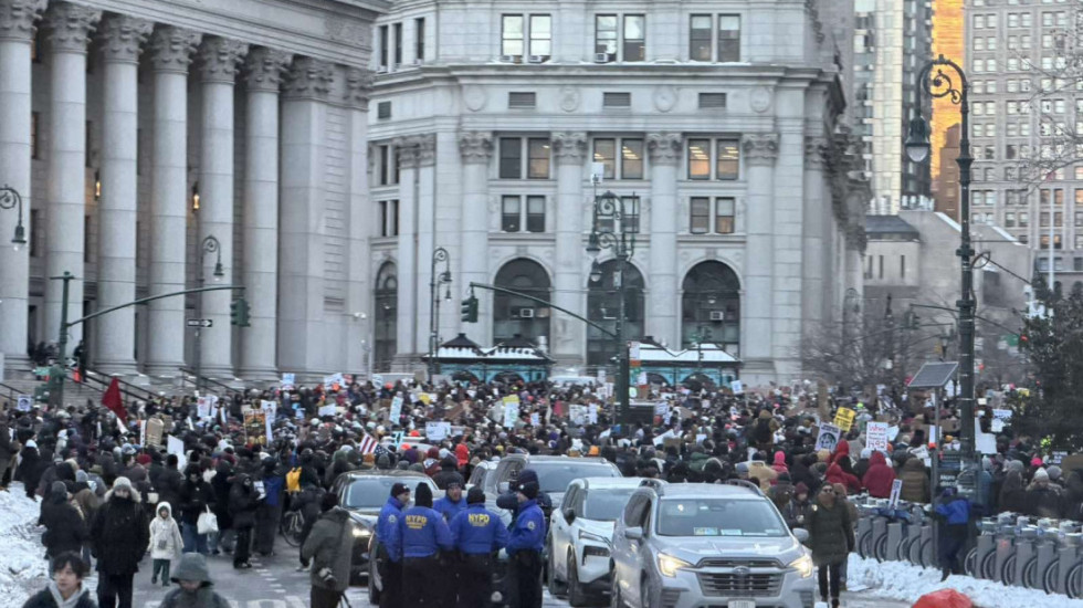 Protesti u SAD protiv Trampove imigracione politike: Učenici izašli sa nastave, zatvorena preduzeća