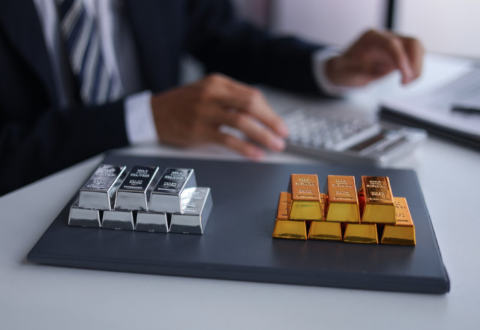 Cena zlata na istorijskom maksimumu, vrednost srebra raste još bržim tempom: Kakva je situacija u Srbiji?