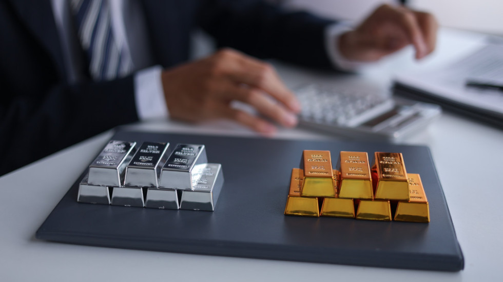 Cena zlata na istorijskom maksimumu, vrednost srebra raste još brže: Kakva je situacija u Srbiji?