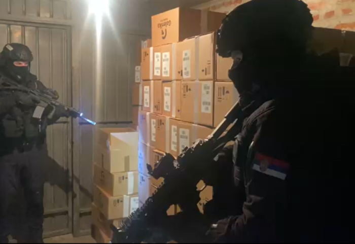 Zaplenjeno oko pola miliona lekova s liste psihoaktivnih supstanci u Zemunu: Uhapšena dvojica muškaraca