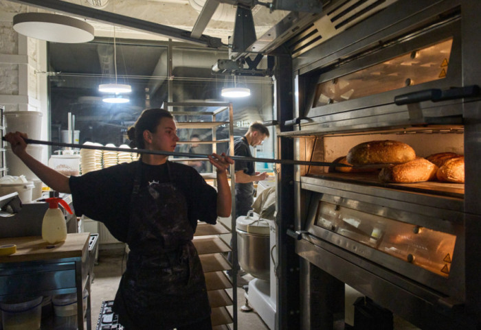 Da li će hleb u Srbiji poskupeti zbog rasta cene nafte i gasa?