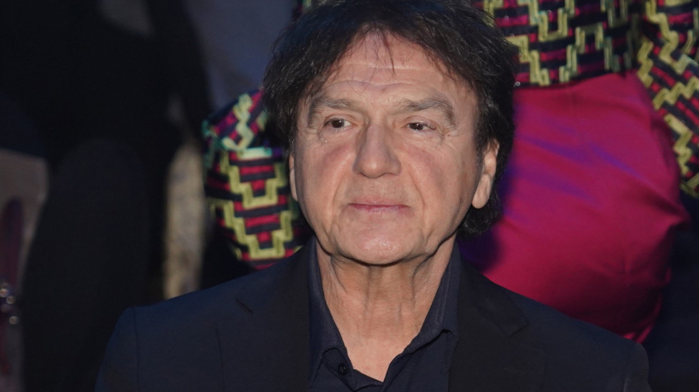 Zdravko Čolić nakon što mu je bomba bačena na kuću: Nalazim se u Zagrebu, porodica mi je dobro