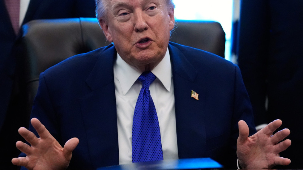 SAD uvode carine zemljama koje trguju sa Iranom