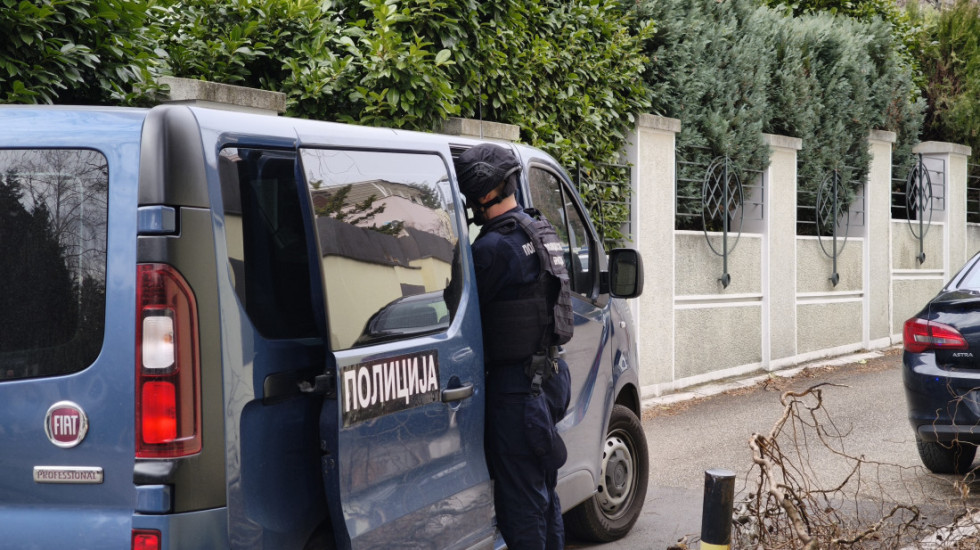 Uhapšen treći osumnjičeni za bacanje bombe na porodičnu kuću Zdravka Čolića